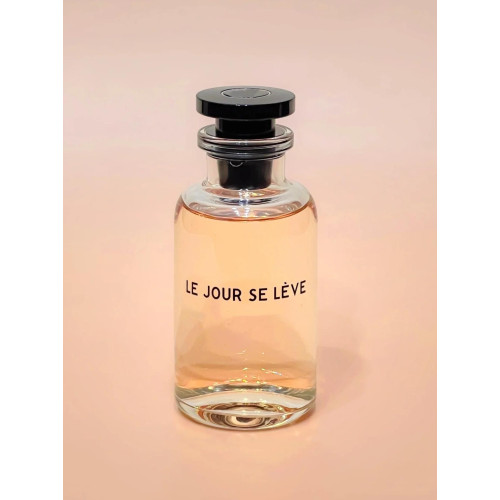 破曉風中玫瑰戀語加州夢雷暴思敭午後漫遊閃耀逸時香水香氛巔峰