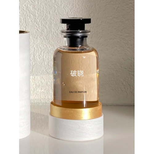 破曉風中玫瑰戀語加州夢雷暴思敭午後漫遊閃耀逸時香水香氛巔峰