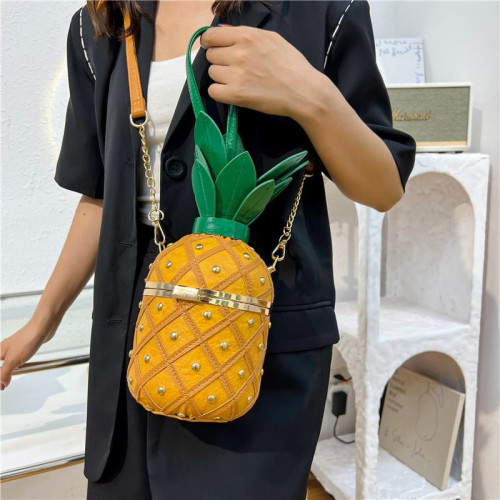 新品 包包女個性菠蘿包2023春季新款單肩鏈條斜後後背包恬覔夾釦水桶