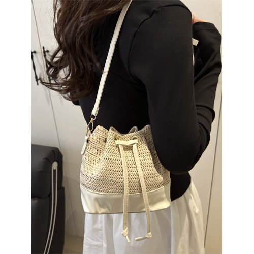 編織草編包包女士2025新款夏季百搭斜背海邊度假沙灘包手提水桶包