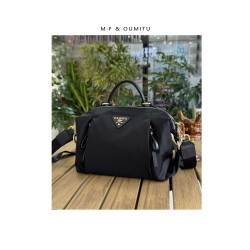 弗倫蒂諾簡約包包防水尼龍枕頭包輕便小手提包單肩女包百搭斜後後背包