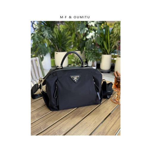 弗倫蒂諾簡約包包防水尼龍枕頭包輕便小手提包單肩女包百搭斜後後背包