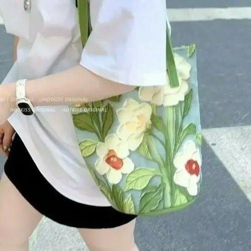 2024新外出手拎包油畫花卉小衆高級感單肩布包女大容量通勤水桶包 2024新外出手拎包油畫花卉小衆高級感單肩布包女大容量通勤水桶包