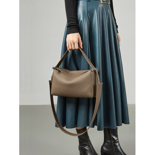 手提枕頭包女2025新款真皮斜後後背包頭層牛皮高級感小衆單肩通勤時尚