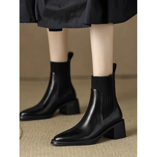 英倫風靴子女2026秋冬新款瘦瘦襪子靴百搭短靴粗跟中跟彈力馬丁靴