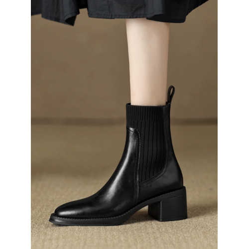 英倫風靴子女2026秋冬新款瘦瘦襪子靴百搭短靴粗跟中跟彈力馬丁靴