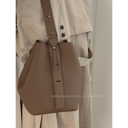 復古小衆腋下包包女2023新款潮秋冬韓國水桶包百搭大容量斜後後背包