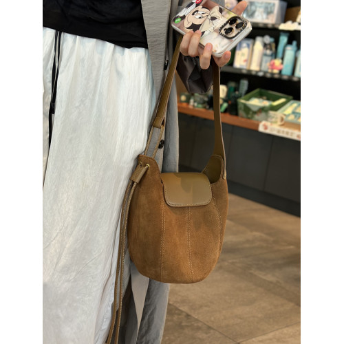 復古南瓜包女2025新款真皮水桶包磨砂牛皮高級感托特包單肩斜後後背包