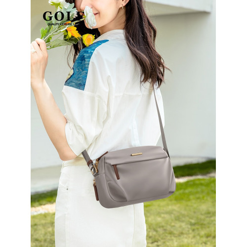GOLF/高爾夫斜後後背包女2026新款簡約輕便單肩包帆布通勤中年媽媽包