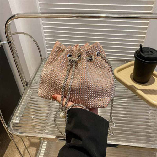 新品 時尚潮流小包包女2023春季新款韓版亮鑽斜後後背包ins網紅鏈條水