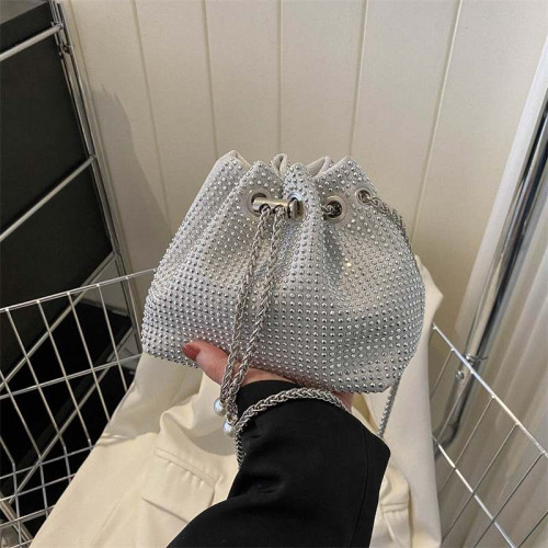 新品 時尚潮流小包包女2023春季新款韓版亮鑽斜後後背包ins網紅鏈條水