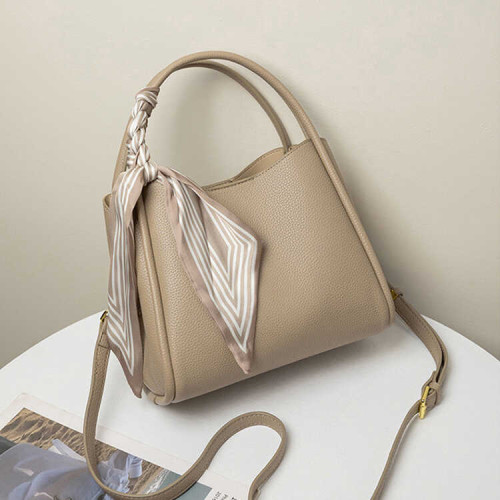 香港爆款手提包女2024新款真皮菜籃子水桶包小衆輕奢斜背小包