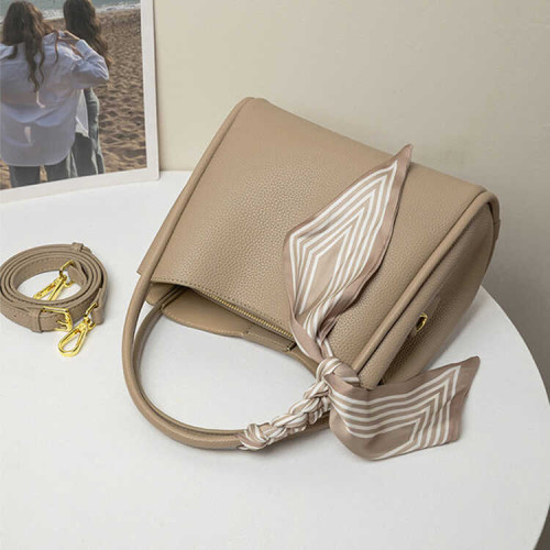 香港爆款手提包女2024新款真皮菜籃子水桶包小衆輕奢斜背小包