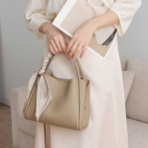 香港爆款手提包女2024新款真皮菜籃子水桶包小衆輕奢斜背小包