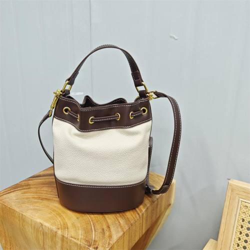 頭層牛皮女水桶包潮流小衆時尚單肩斜背女包品牌尾貨撿漏真皮女包