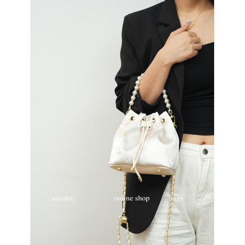 Auudre新中式國風珍珠手提水桶包包女式2026新款鏈條斜後後背包小拎包