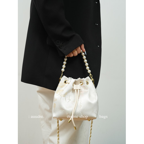 Auudre新中式國風珍珠手提水桶包包女式2026新款鏈條斜後後背包小拎包