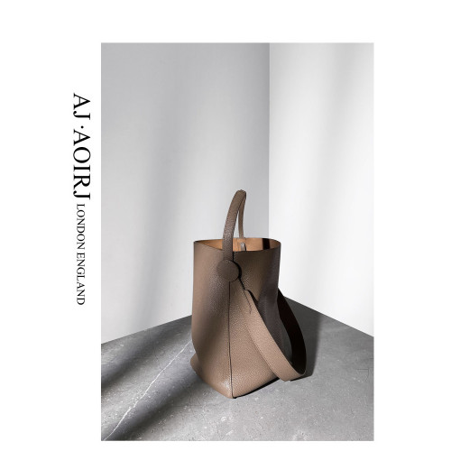 【英國AJ AOIRJ】小衆設計牛皮水桶包2025新款托特包單肩斜後後背包