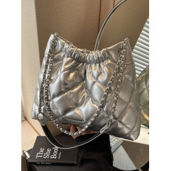 菱格綉線軟面小包包女2026新款時尚百搭鏈條單肩包垃圾袋包水桶包