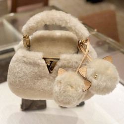 2026秋冬毛絨手提包V羊絨皮草大衣搭配神器單肩包毛掛飾小貓斜背