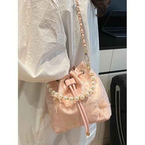 小衆時尚刺綉束口水桶包2025新款潮流珍珠單肩包高級感百搭斜後後背包