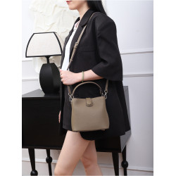 高檔頭層牛皮手提小包包水桶包女百搭2026新款真皮簡約單肩斜後後背包