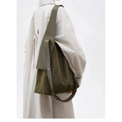 秋冬新品2024高級感鹿皮絨工裝大容量通勤純色單肩斜背掛耳郵差包