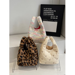 豹紋毛茸茸水桶包女時尚個性小衆日韓風手提包錢包口紅收納包秋冬