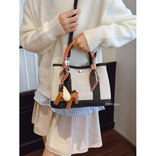 休閒時尚帆布水桶包2025新款女百搭韓版ins小衆設計單肩斜後後背包包 休閒時尚帆布水桶包2025新款女百搭韓版ins小衆設計單肩斜後後背包包