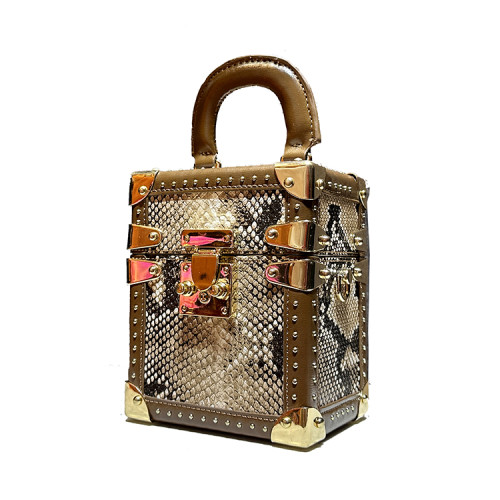 香港專櫃真皮小方包盒子包女2026新款秋冬高級感時尚手提斜背小包