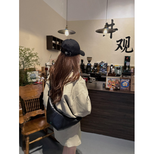 牛角包可頌包慵懶風百搭單肩斜後後背包女新款羊皮質感小衆設計餃子包 牛角包可頌包慵懶風百搭單肩斜後後背包女新款羊皮質感小衆設計餃子包