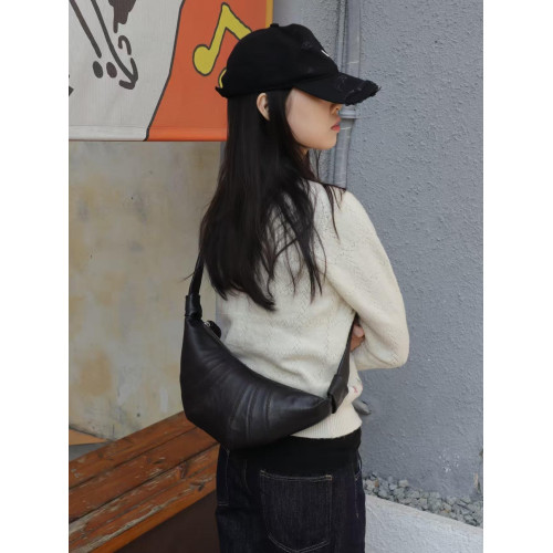 牛角包可頌包慵懶風百搭單肩斜後後背包女新款羊皮質感小衆設計餃子包 牛角包可頌包慵懶風百搭單肩斜後後背包女新款羊皮質感小衆設計餃子包