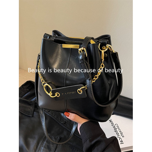 高級質感爆款大容量包包女士2026新款潮時尚單肩腋下包斜背水桶包