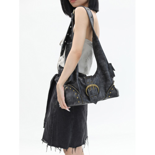 簡著 /原創 西部洛克 沙漠廢土風復古機車包擦色黑辣妹鉚釘斜後後背包 簡著 /原創 西部洛克 沙漠廢土風復古機車包擦色黑辣妹鉚釘斜後後背包