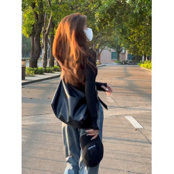 超火寬肩帶黑色斜後後背包包女2026新款通勤慵懶單肩托特包大容量百搭