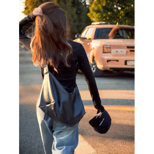 超火寬肩帶黑色斜後後背包包女2026新款通勤慵懶單肩托特包大容量百搭 超火寬肩帶黑色斜後後背包包女2026新款通勤慵懶單肩托特包大容量百搭