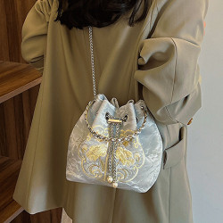 斜後後背包新包百搭國風綉花水桶包包新款夏季拎中式手女刺綉時尚2024