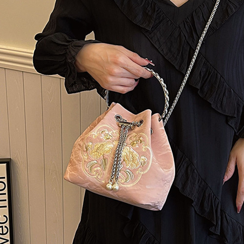 斜後後背包新包百搭國風綉花水桶包包新款夏季拎中式手女刺綉時尚2024 斜後後背包新包百搭國風綉花水桶包包新款夏季拎中式手女刺綉時尚2024