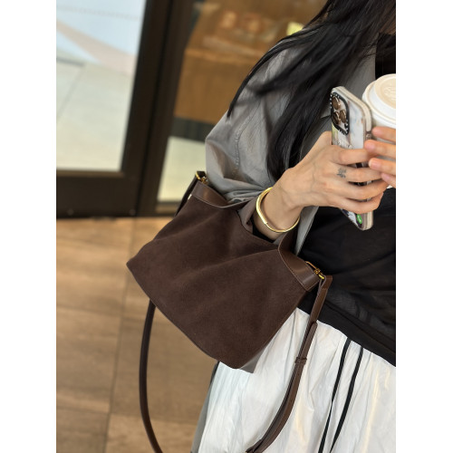 磨砂牛皮水桶包女2025新款真皮復古托特包大容量高級感單肩斜後後背包