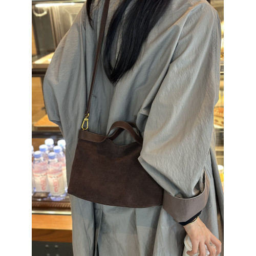 磨砂牛皮水桶包女2025新款真皮復古托特包大容量高級感單肩斜後後背包