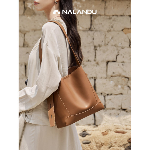 納蘭杜包包女士2026新款大容量水桶包女款斜背通勤真皮托特包女包