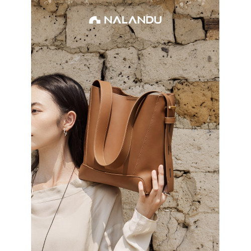 納蘭杜包包女士2026新款大容量水桶包女款斜背通勤真皮托特包女包