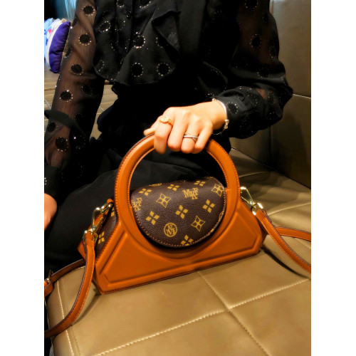 香港品牌包包女款高級復古手提包2025新款時尚真皮單肩斜背小方包 香港品牌包包女款高級復古手提包2025新款時尚真皮單肩斜背小方包