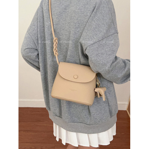 小衆復古手機包包女2025新款秋冬高級感單肩斜後後背包百搭超火水桶包 小衆復古手機包包女2025新款秋冬高級感單肩斜後後背包百搭超火水桶包