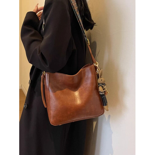 真皮fon&ck寬肩帶斜背水桶包包女士2026新款爆款大容量通勤托特包