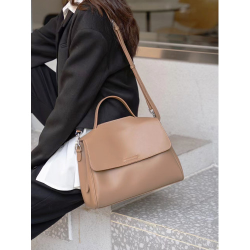 手提包女2026新款上班通勤高級感包包時尚百搭小衆氣質真皮斜後後背包