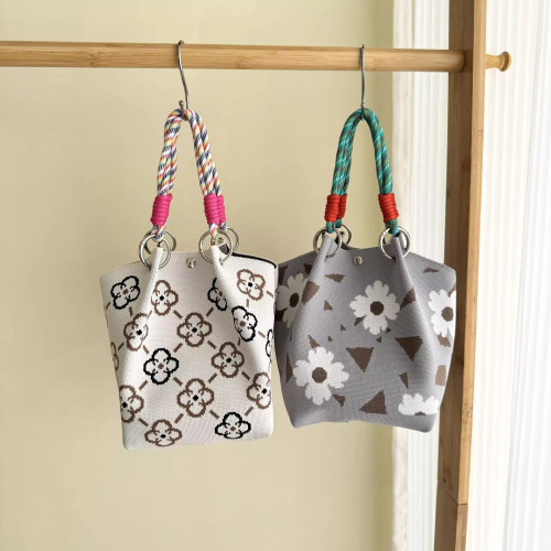 新小紅書經典復古針織可愛刺綉手提包超火小清新紫色水桶包手機包 新小紅書經典復古針織可愛刺綉手提包超火小清新紫色水桶包手機包