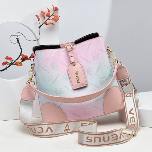 水桶包包女2026新款大容量通勤斜後後背包時尚輕便高級感手提單肩女包