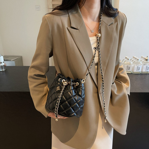 2025軟的包包小衆原創香風莊園水桶包包女2025新款菱格鏈條水桶包 2025軟的包包小衆原創香風莊園水桶包包女2025新款菱格鏈條水桶包