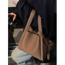 手拎時尚休閒水桶包2025春季新款韓版潮流百搭單肩包高級感斜後後背包